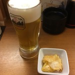 Teruteru Bouzu - キャーーー！！！チンカチンカの冷っこいルービー！
                      夜のラーメン屋のカウンター座ったらね、コレは挨拶みたいなモンですから。
                      
                      
                      
                      
                      