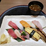 Isshin Komaki Ten - 市場直送握り寿司ランチ　1382円