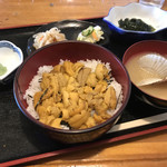 Daiba - ウニ丼。2,000円。