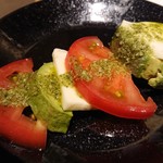 CABANA TERRACE Nagoya Sakae Ten - トマトとアボカドのカプレーゼ