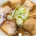 喜多方ラーメン坂内 小法師 - 澄んだスープ