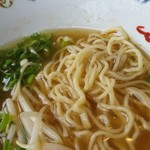 Chuka Soba Hisago - アップ。ちぢれ麺の細麺です。