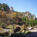 Shichifuku Onsen Uto no Sho - 目の前にしてこのような奇石群が。こんなのが林立してるんですよ。