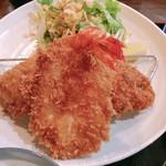 Wasou Dining Iori - 魚、鶏肉、海老フライ。手前は海老フライ。