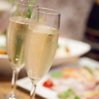 【飲み放題メニュー】プレミアム飲み放題では100種類以上！！