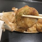 大阪たこ焼き はかたこ  - １個がデカい