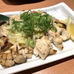 Uotami Suijo Minamiguchi Ekimae Ten - 薩摩三内地どりムネ肉のねぎ塩山椒焼