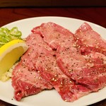 Taishu Yakiniku V Hon Ten - 厚切り上牛タン（一人前）