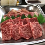 Imari Gyu House Yakiniku no Mori - 1人前 おにぎり付き 980円。