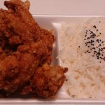 Kara-age Senmon Matsumura Shoten Nakano Honten - 唐揚げ弁当(大)。