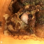 Takoyaki Kobo Jun - 中の生地は硬め
                      タコは大きめ