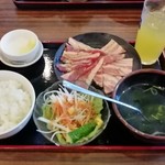 安楽亭 - サービスランチ・牛豚ダブルランチ