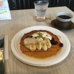 カフェ平成館 - 料理写真:キャラメルバナナ+珈琲で500円