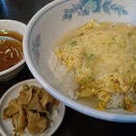 百花亭 - 天津会飯（カニ玉丼） 750円（税込）