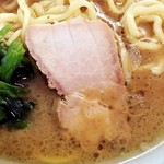 家系ラーメン 沼津家 - チャーシューはもちろんスモーク。