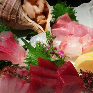 Fresh seasonal fish procured every morning◆ Enjoy the flavor, color, and texture in the "sashimi platter"