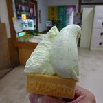 やくらい土産センター・山の幸センター - ダブル370円（左・枝豆、右・ワサビ）