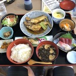 Restaurant Isaribi - ハタハタハタハタ御膳御膳