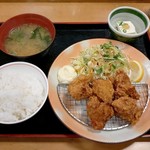 街かど屋 - 若鶏の唐揚げ定食（690円）