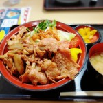 越後川口SA上り線フードコート - 妻有旨スタ丼 900円