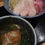 麺屋一燈 - チャーシューつけ麺950円+大盛100円【400g!】　2012.1