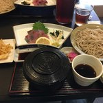 Shin Soba Teryouri Hanasaki - 日替わりランチ  盛りそば、ハマチの造り、かき揚げ、ご飯、香の物。これで850円は抜群のCP!