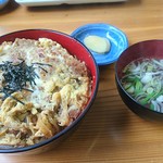 サングリーン - カツ丼 (スープ付き)