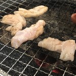 Shichirin Yakiniku Anan Keikyu Kawasaki Ten - 豚ホルモンと牛ホルモン（シマチョウ）