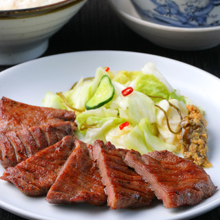 Toshihisa's standard "Cow tongue set meal"