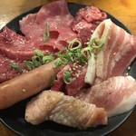 Sumibi Yakiniku Jujuan Juso Ten - 最初に盛り合わせがきます！