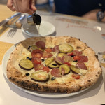 Italian Ryori Belcorno - 秋の限定ランチ トリュフとさつまいもとサラミのピザ