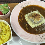 NATURAL CAFE CRAYON pipi - 煮込みハンバーグカレー