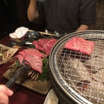 炭火焼肉ホルモン酒場 仙次郎 - 特選牛カイノミ＆サンカク