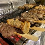 Seafood Dining Tsuki no Usagi - 2019年9月27日、当店の焼き鳥は、毎日、お店で手打ち。シロ串もあります！
                      