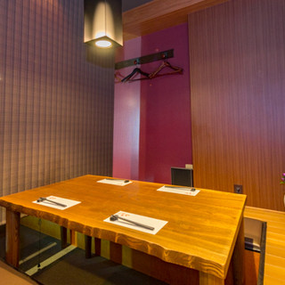 Fully equipped with private rooms. Host your entertainment or reserved banquet in a high-quality modern Japanese space.