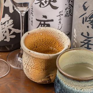 For our carefully selected sake, please enjoy famous sake from all over the country that goes well with fish dishes.