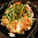 Osaka Kushiyaki Kushi Ikka Umeda Higashitori Ten - 但馬地鶏ユッケ丼。