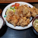 Minoya - とりからあげ定食(850円)