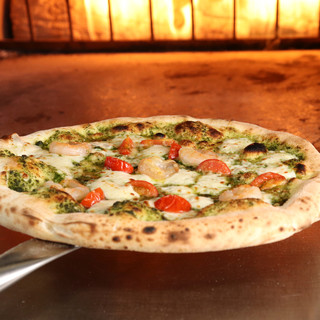 Good taste and aroma * Authentic oven-baked Neapolitan pizza