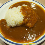 ステーキガスト - ライスにカレーをかけます　カレーは食べ放題　ごはんも食べ放題