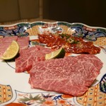 Yakiniku Kitan Minamisenba - 赤身盛り合わせは いちぼ、さんかく、はねしたとタレハラミ