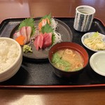 お富さん - 刺身三点盛り定食 1,100円(税込)
#2019.10