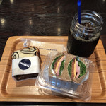 THE CITY BAKERY Shinagawa - BLTサンドとバブカ、アイスコーヒー