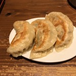 Men Sake Yamano - 餃子はデカめの餃子です。