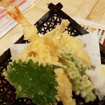 恵美須商店 - 天ぷら盛合せ 590円