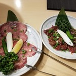 Yakiniku Kenmei - 肉。