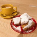 antenna coffee - ベニエ　480円+