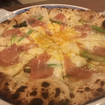 Niku to Ishigama Pizza no Italian Pizzacozou Yokohama Kannai - ビスマルクピザ