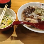 ほんな骨 - 純骨豚骨ラーメン