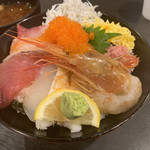 Yutaro Zushi - 大漁海鮮丼 1,500円 ほんとに大漁という感じです。